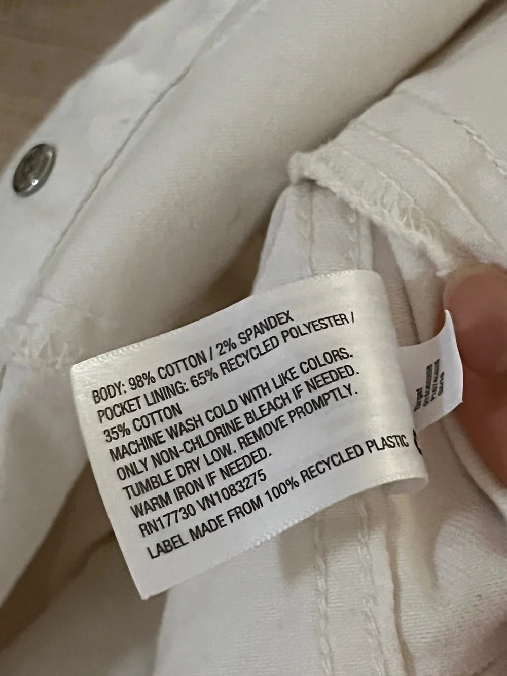 Universal Thread classic white